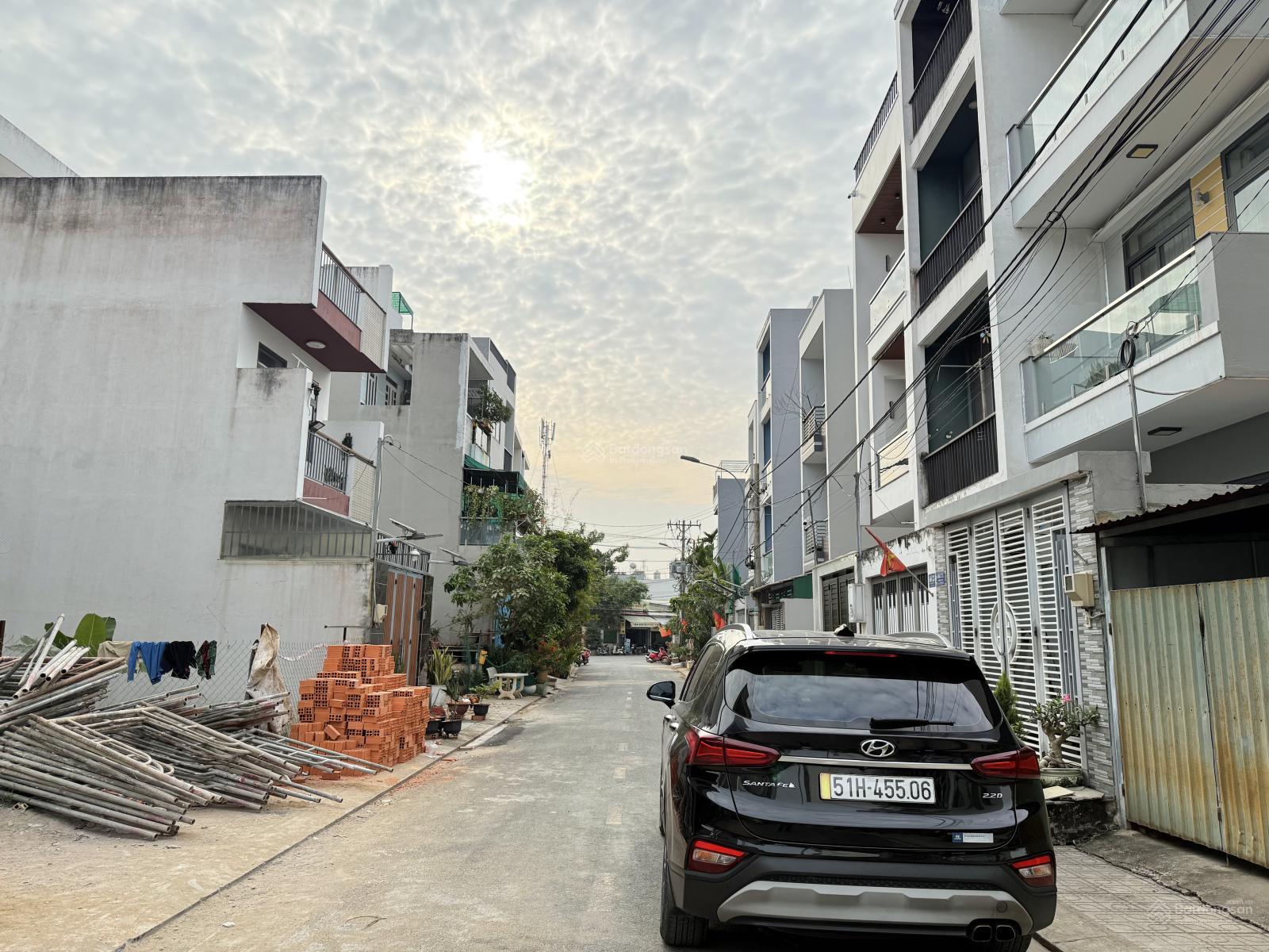 Bán đất nền 54.5m2 tại Gò Cát Q9, Sổ sẵn, đường 10m khu dân cư đông đúc. Giá chỉ 4.2 tỷ