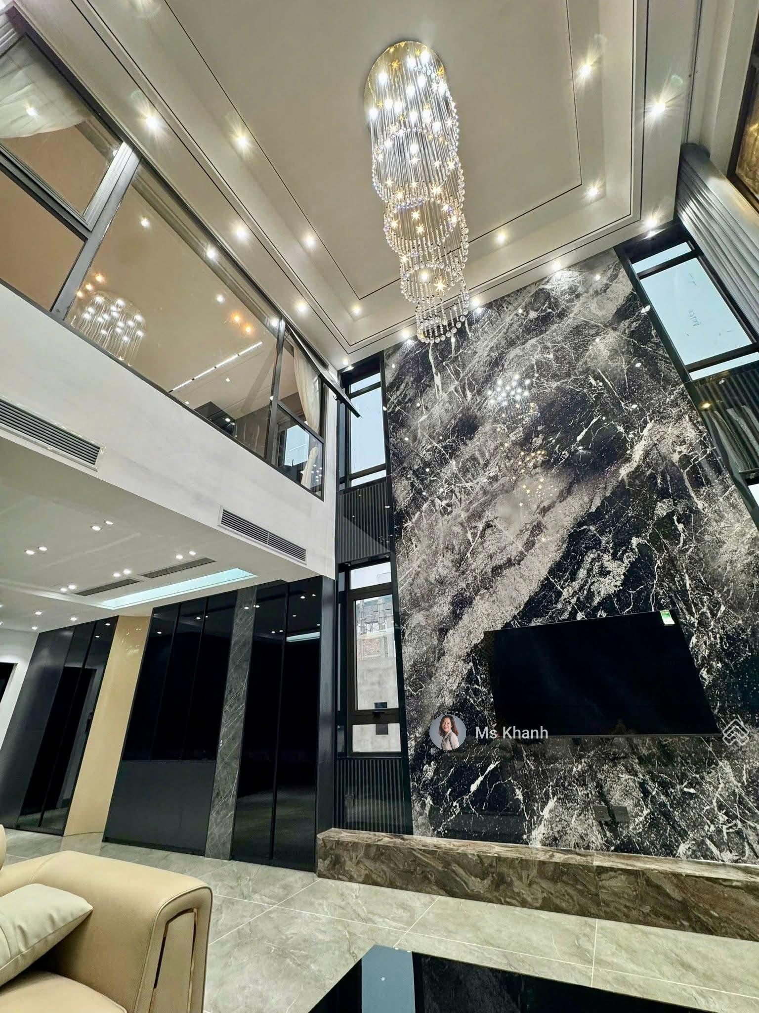 Bán nhà Ngọc Thụy, Đức Giang, Long Biên: 8 tầng, thang máy giá 26 tỷ Bán nhà Ngọc Thụy, Đức Giang, Long Biên: 8 tầng, thang máy giá 26 tỷ