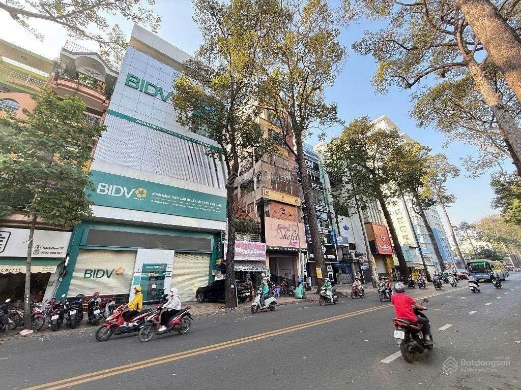 Bán nhanh trong tháng .MT Nguyễn Chí Thanh, Quận 5 - DT: 11x22m, hầm 7 lầu, HĐT 350 tr/th