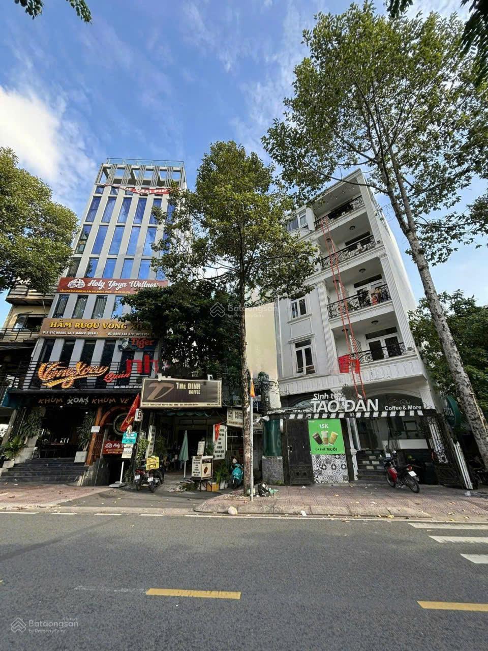 Bán gấp tòa nhà Góc 2 Mặt Tiền Hoàng Sa, Quận 3 - 5,6x22m- 5 tầng -HĐT 90 tr - Gía bán 28 tỷ Bán gấp tòa nhà Góc 2 Mặt Tiền Hoàng Sa, Quận 3 - 5,6x22m- 5 tầng -HĐT 90 tr - Gía bán 28 tỷ