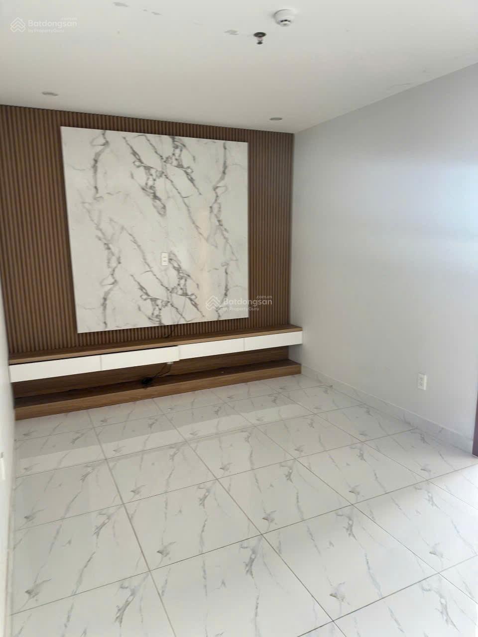 (7613) Star Tower, 55,6 m², bao sổ hồng: 1,320 tỷ, cho thuê: 7,5 triệu /th. Nhận ký gửi bán nhanh