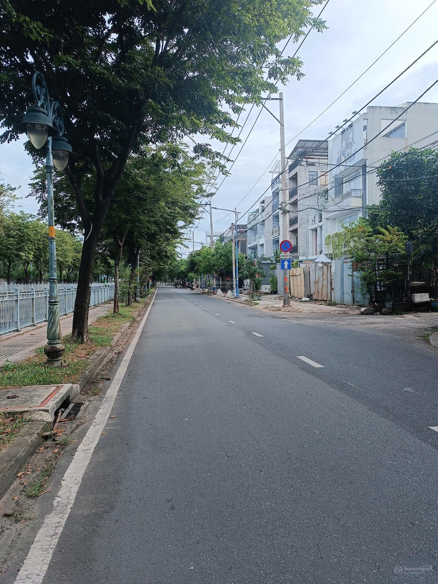 Nhà mặt tiền Kênh Tân Hóa - Tân Phú, 3315m2, giá 220 tỷ TL