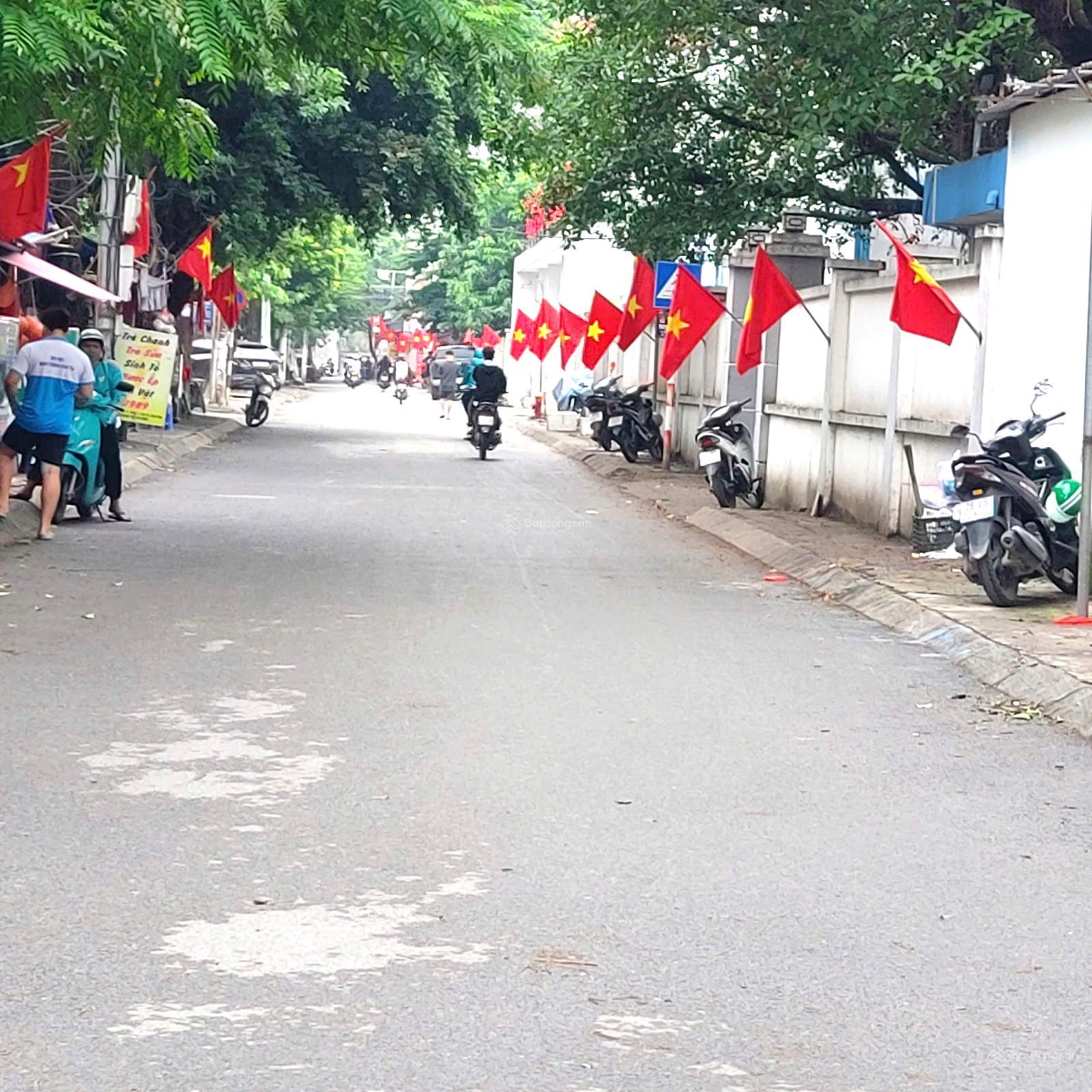 Duy nhất ! Đất siêu đẹp tại Cầu Diễn - 54m2 - cạnh trường THCS Minh khai - ô tô - KD - chỉ 9,9 tỷ