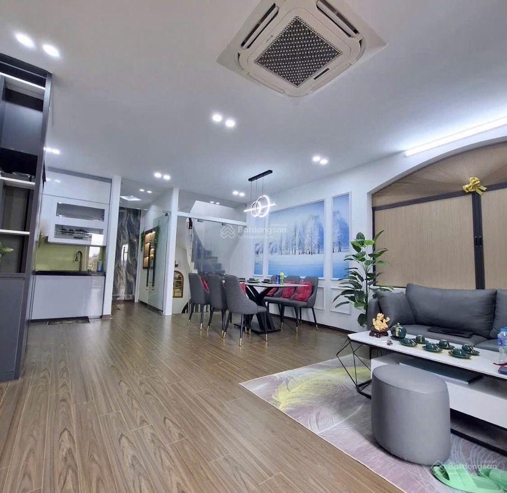 Bán nhà mặt phố tại Vương Thừa Vũ, giá ưu đãi 21,5 tỷ, 50 m2, 5PN, 6WC