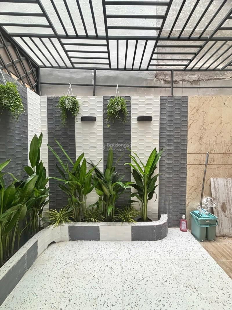 Nhà phố đẳng cấp thang máy NT cao cấp P. Xông hơi đường 8m nối Lê Văn Quới giáp Q. Tân Phú Q11