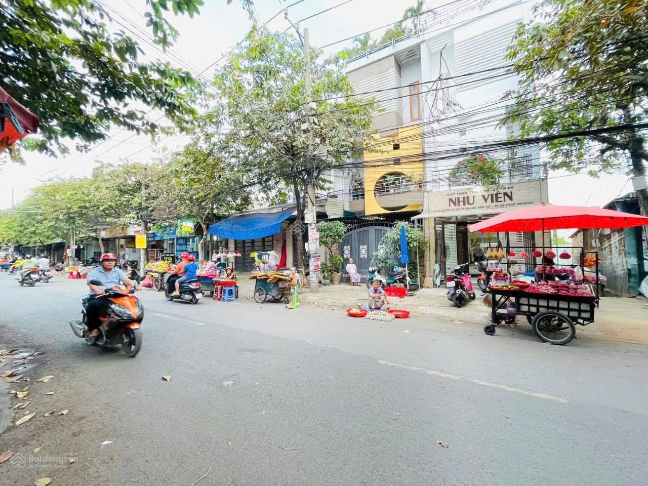 Chủ gửi bán nhà mặt tiền kinh doanh buôn bán đường, phường Biên Hoà. DTSD: 260m2. Giá: 5,6 tỷ