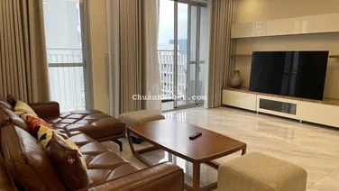 Bán căn hộ 117m2, chung cư Scenic Valley 1, nội thất cao cấp , giá bán 12.5 tỷ, view hồ bơi.