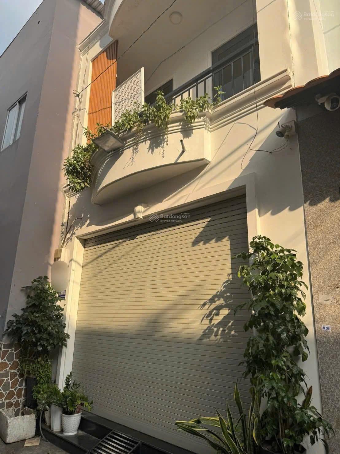 Bán nhà hẻm ViP ngay phường Tân Sơn Nhì 4,5x11 trệt lầu đúc nhà đẹp giá chỉ 6,4 tỷ TL Bán nhà hẻm ViP ngay phường Tân Sơn Nhì 4,5x11 trệt lầu đúc nhà đẹp giá chỉ 6,4 tỷ TL