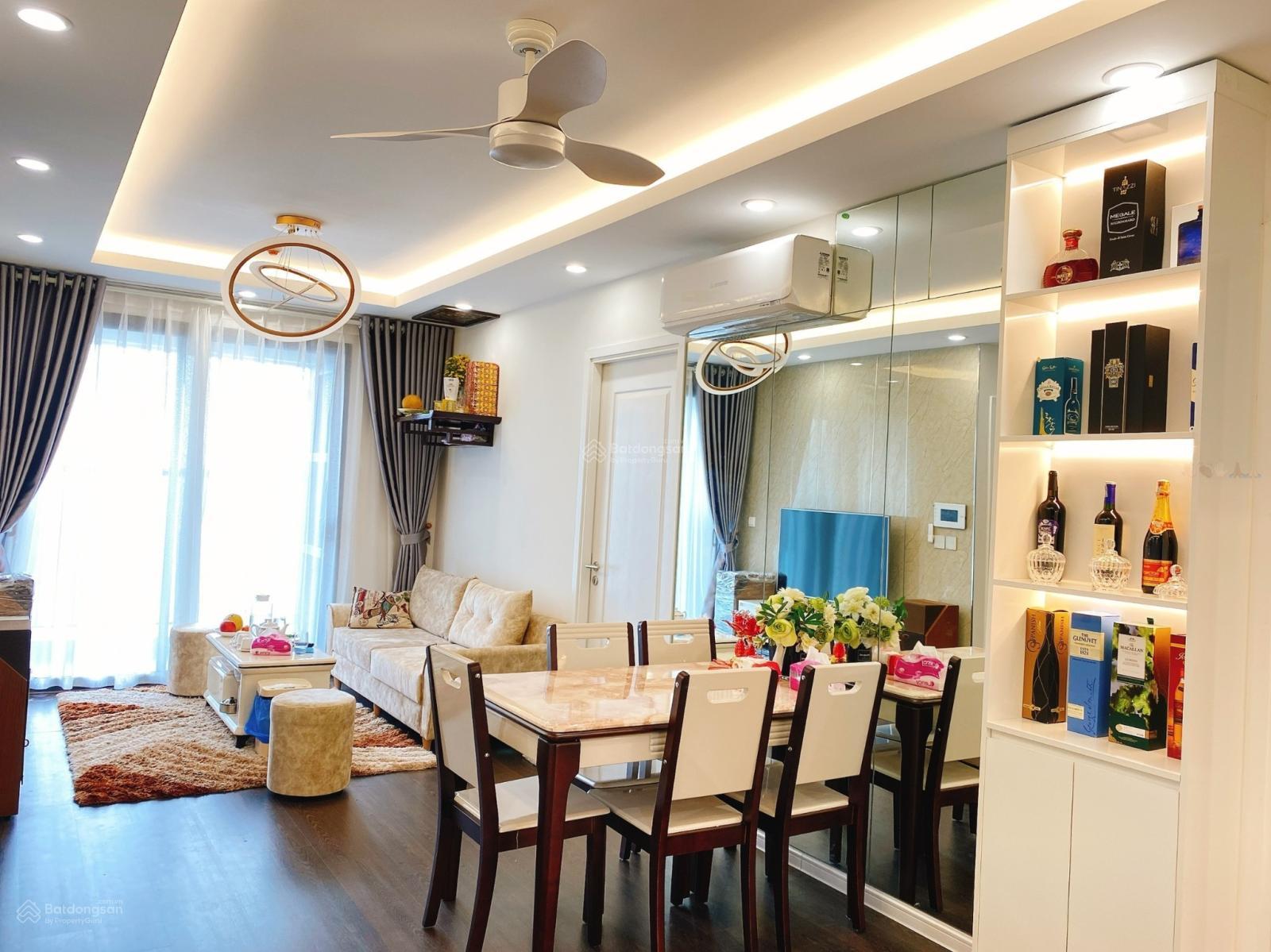 Cho thuê CC 70m tại Thăng Long Garden - 250 Minh Khai, giá 11 triệu, căn 3 ngủ giá 15 tr