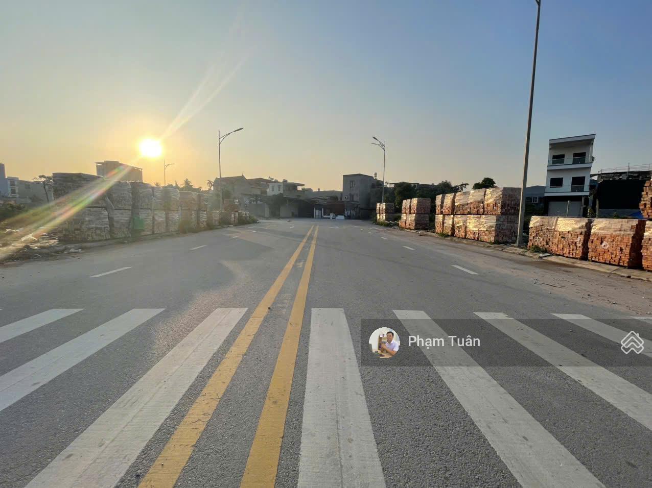 SPCC, mặt đường 24m gần trung tâm thương mại đất tái định cư A51 Hồ Sen (C943) LH 0917 696 ***