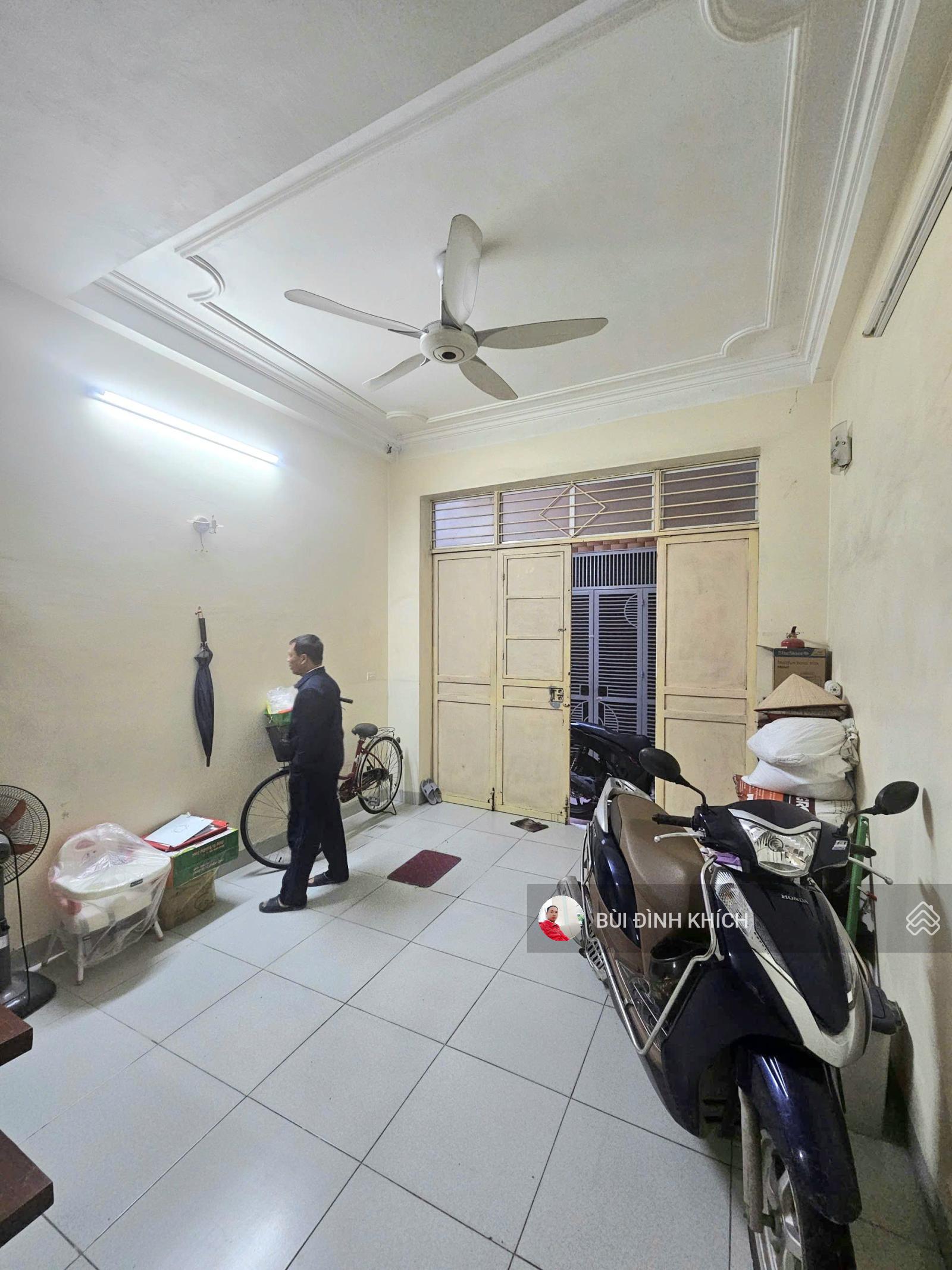 Bán nhà 192 Lê Trọng Tấn - Dân xây kiên cố 35m2 - 4 tầng - 4 p ngủ - chỉ 7.35 tỷ