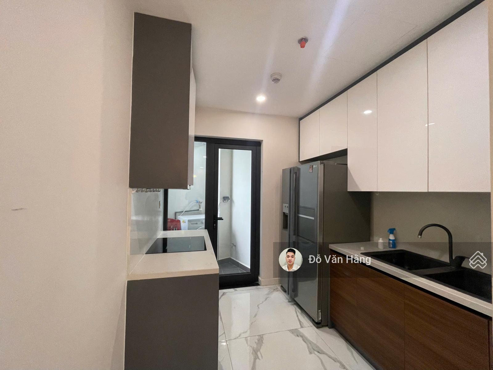 Bán căn 2 ngủ full đồ Sunshine City tầng trung giá 8,5 tỷ - sổ đỏ sang tên