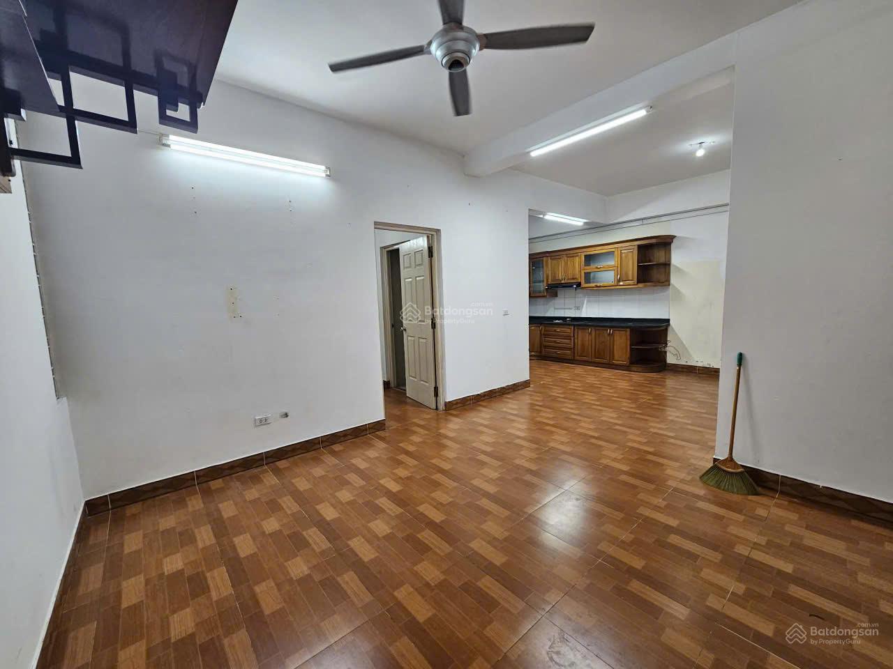 Chính chủ bán gấp căn 76,5m2, 2PN, 2VS tầng trung đẹp tòa Fodacon Bắc Hà, Trần Phú, Hà Đông. Sổ đỏ