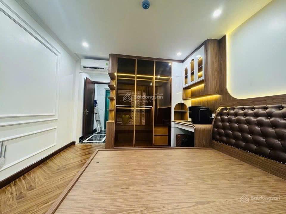 Bán nhà sát chợ đại từ-Hồ Linh Đàm- Ô tô đỗ cửa-34Mx5 Tầng-nhà đẹp ở luôn. 8,4 Tỷ