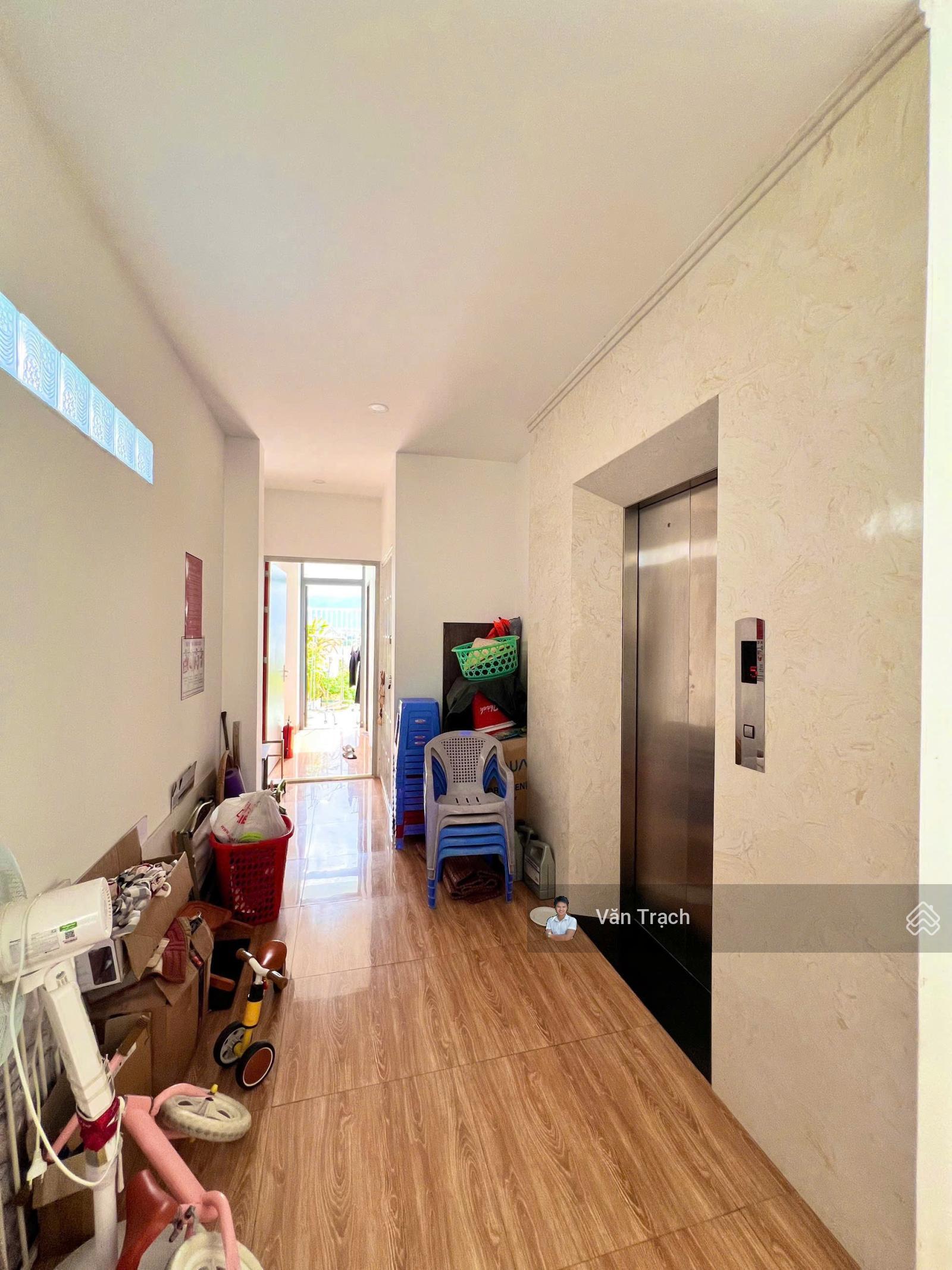 Bán toà nhà căn hộ hẻm Nguyễn Thiện Thuật Nha Trang gần biển có dòng tiền sổ đỏ hoàn công