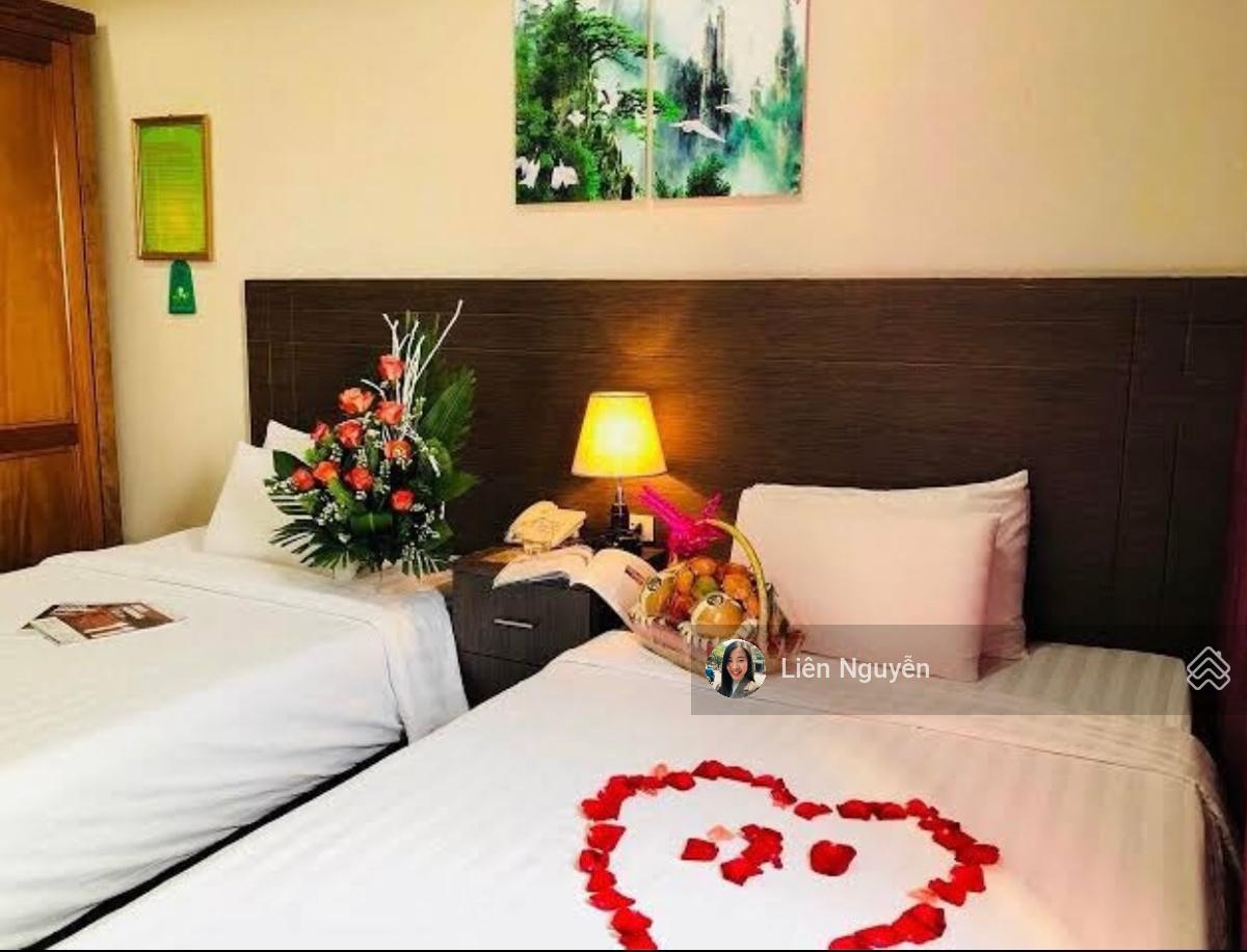 Bán khách sạn mặt phố Hàng Buồm, 80m2, 5 tầng, mặt tiền 5.4m, 77.5 tỷ, kinh doanh đỉnh Bán khách sạn mặt phố Hàng Buồm, 80m2, 5 tầng, mặt tiền 5.4m, 77.5 tỷ, kinh doanh đỉnh