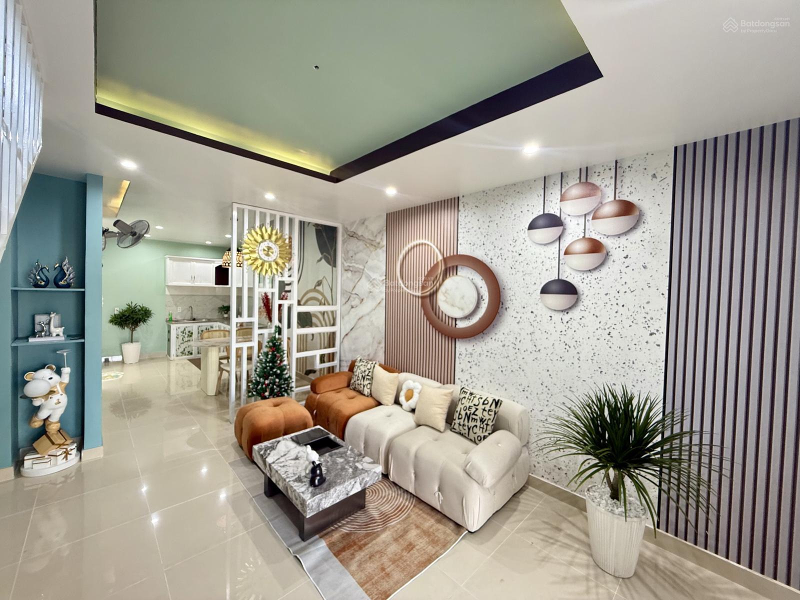 Siêu phẩm nhà rẻ - Sổ riêng hoàn công - 1 trệt 1 lầu 2 phòng ngủ , Tặng nhiều nội thất .