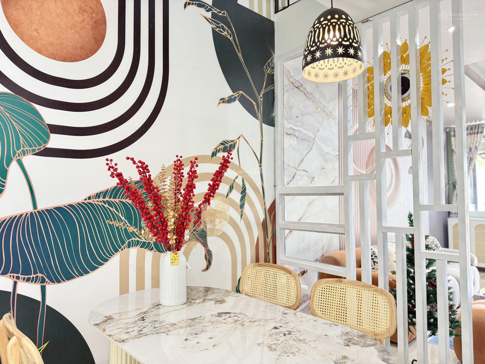 Siêu phẩm nhà rẻ - Sổ riêng hoàn công - 1 trệt 1 lầu 2 phòng ngủ , Tặng nhiều nội thất .