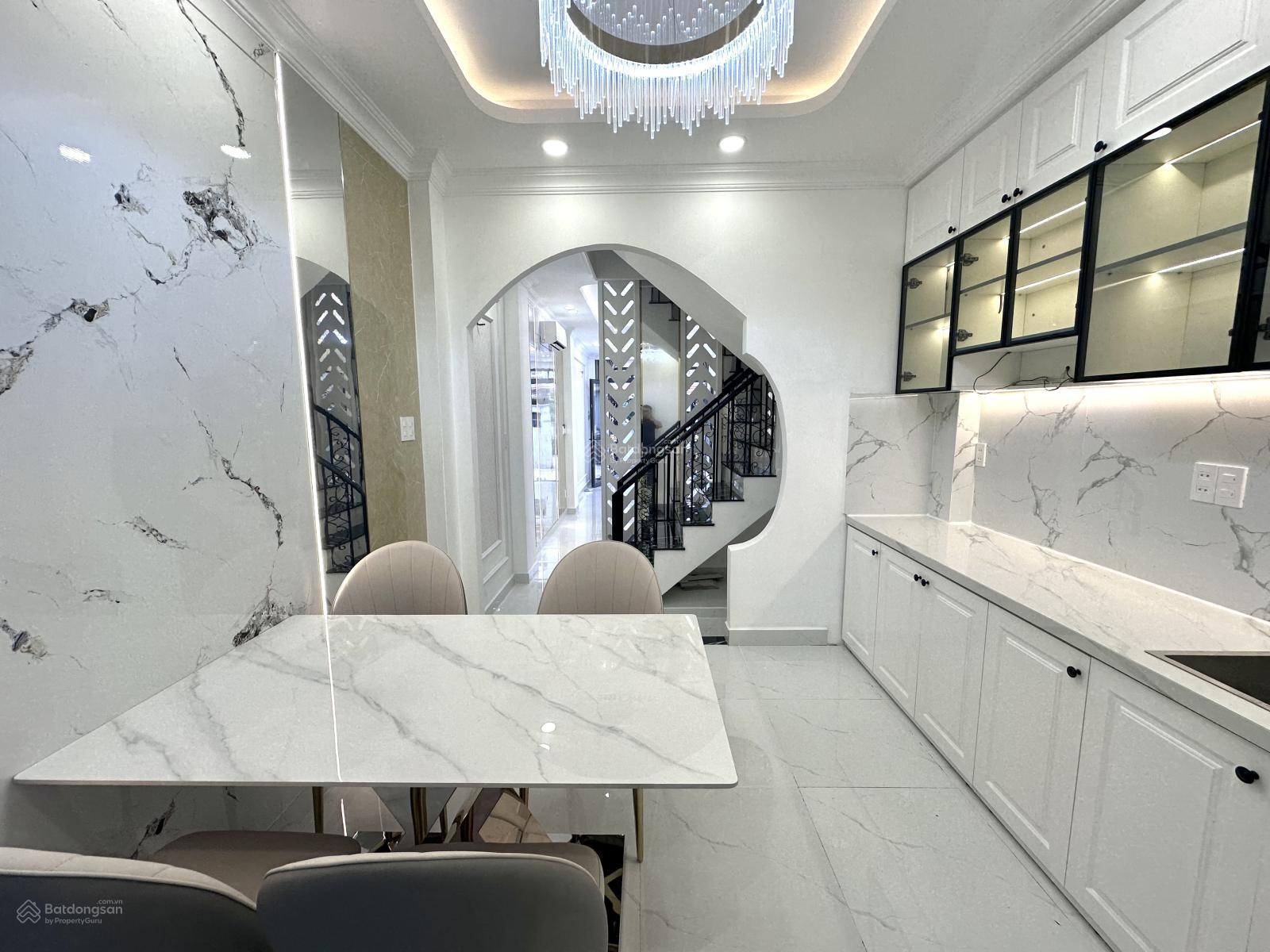 Phan Xích Long 46.7m2 - hẻm xe hơi 4 chỗ - 4 tầng mới đẹp - 4PN - 6 WC - full nội thất 8,99 tỷ tl