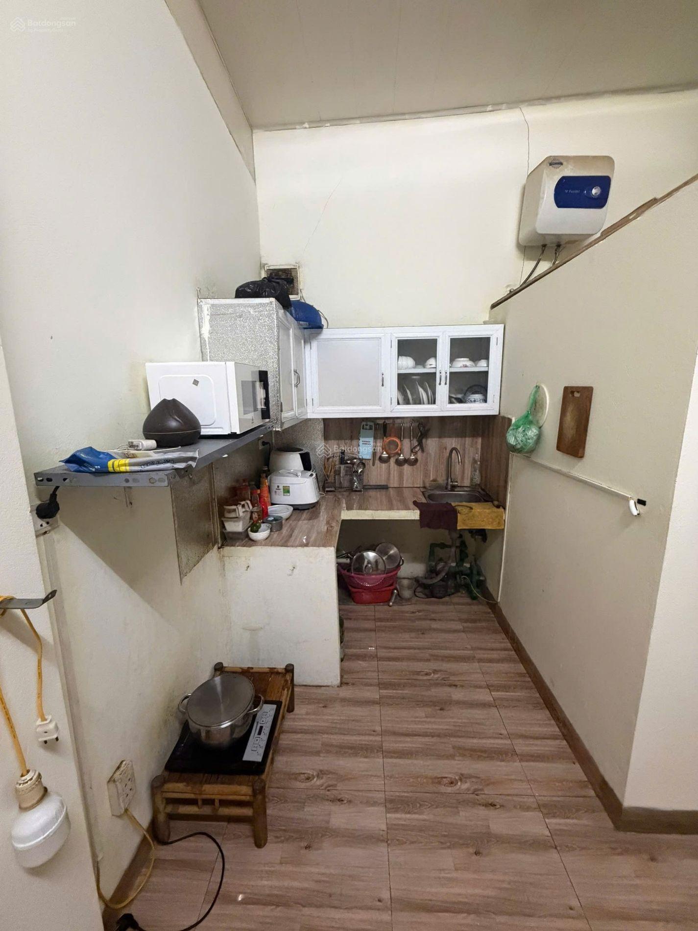 Bán nhà Giải Phóng, diện tích rộng, ô tô đỗ cửa, 2 tầng, đẹp ở ngay, giá bán siêu tốt