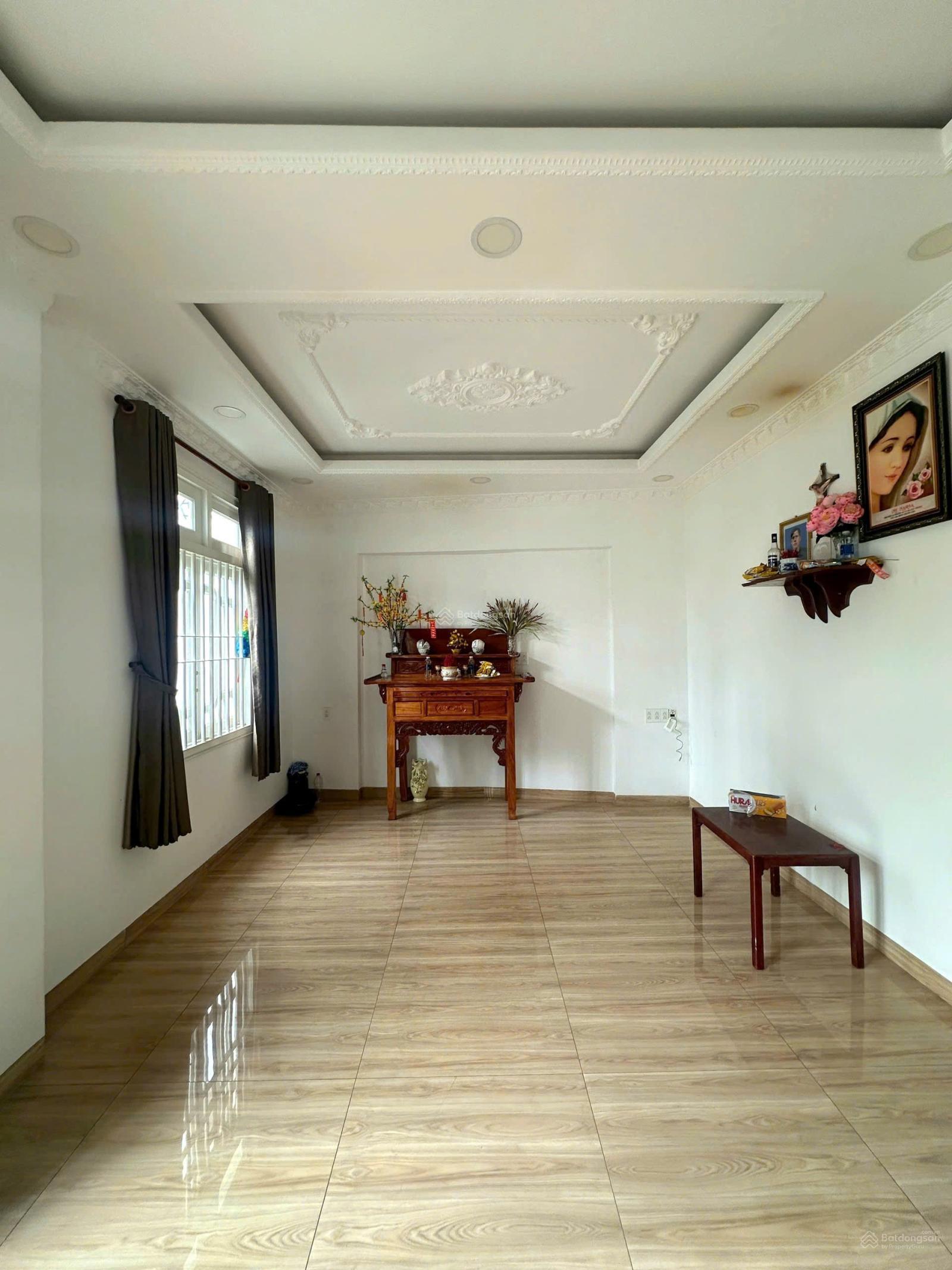 Bán nhà đường Lý Tự Trọng, P. Bến Thành, Q.1 giá 25.5 tỷ 4x20m, nhà 3 lầu, 0941 732 *** Cherry