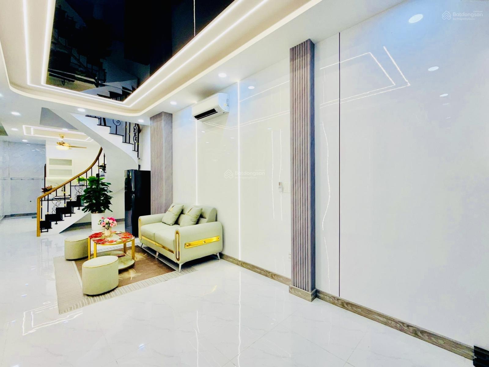 Bán nhà mặt tiền 527 Nguyễn Văn Khối 9tỷ9 thương lượng trệt 2 lầu