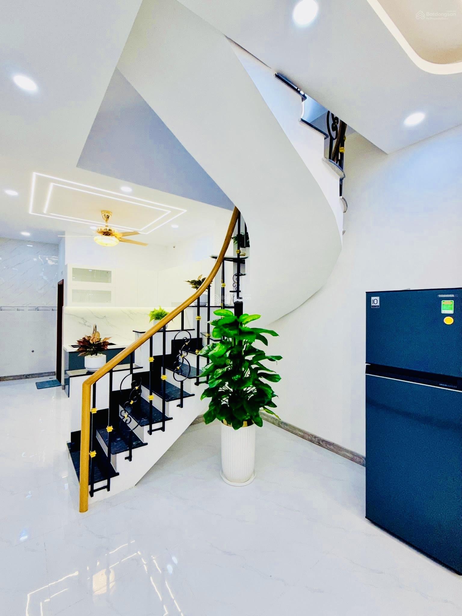 Bán nhà mặt tiền 527 Nguyễn Văn Khối 9tỷ9 thương lượng trệt 2 lầu