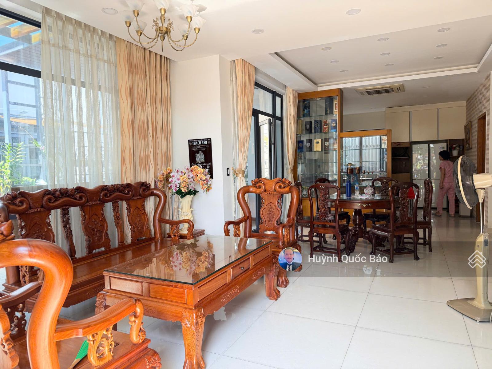 Cho thuê biệt thự J5 Lucasta DT 203.5m2, đường rộng 20m, vị thế xứng tầm chủ nhân, giá 35tr/tháng