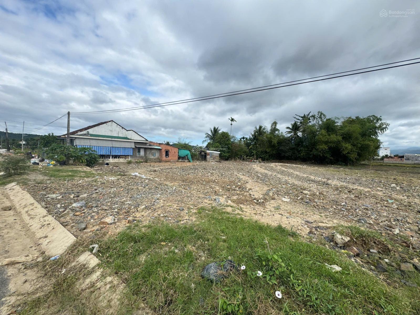 Bán đất MT Minh Mạng, TDP 14, phường Ninh Hòa, đoạn đã làm đường nhựa