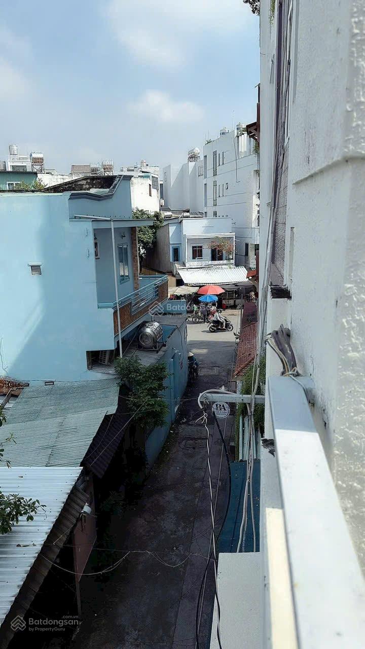 Nhà chính chủ cần bán vị trí đẹp hẻm xe hơi cách mặt tiền 2 căn đường Hoàng Hoa Thám P6 Bình Thạnh