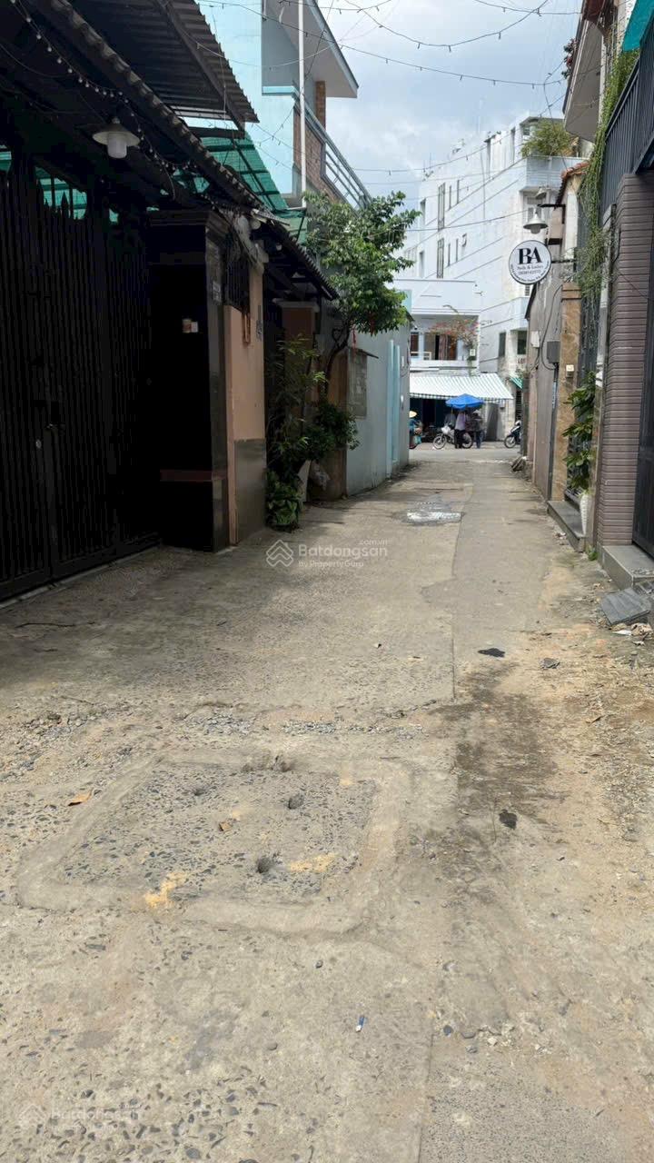 Nhà chính chủ cần bán vị trí đẹp hẻm xe hơi cách mặt tiền 2 căn đường Hoàng Hoa Thám P6 Bình Thạnh