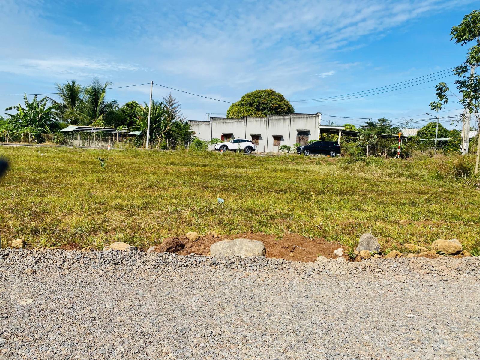 BÁN 300m2 ĐẤT 2 MẶT TIỀN XÃ LÁNG DÀI KHU DÂN CƯ HIỆN HỮU