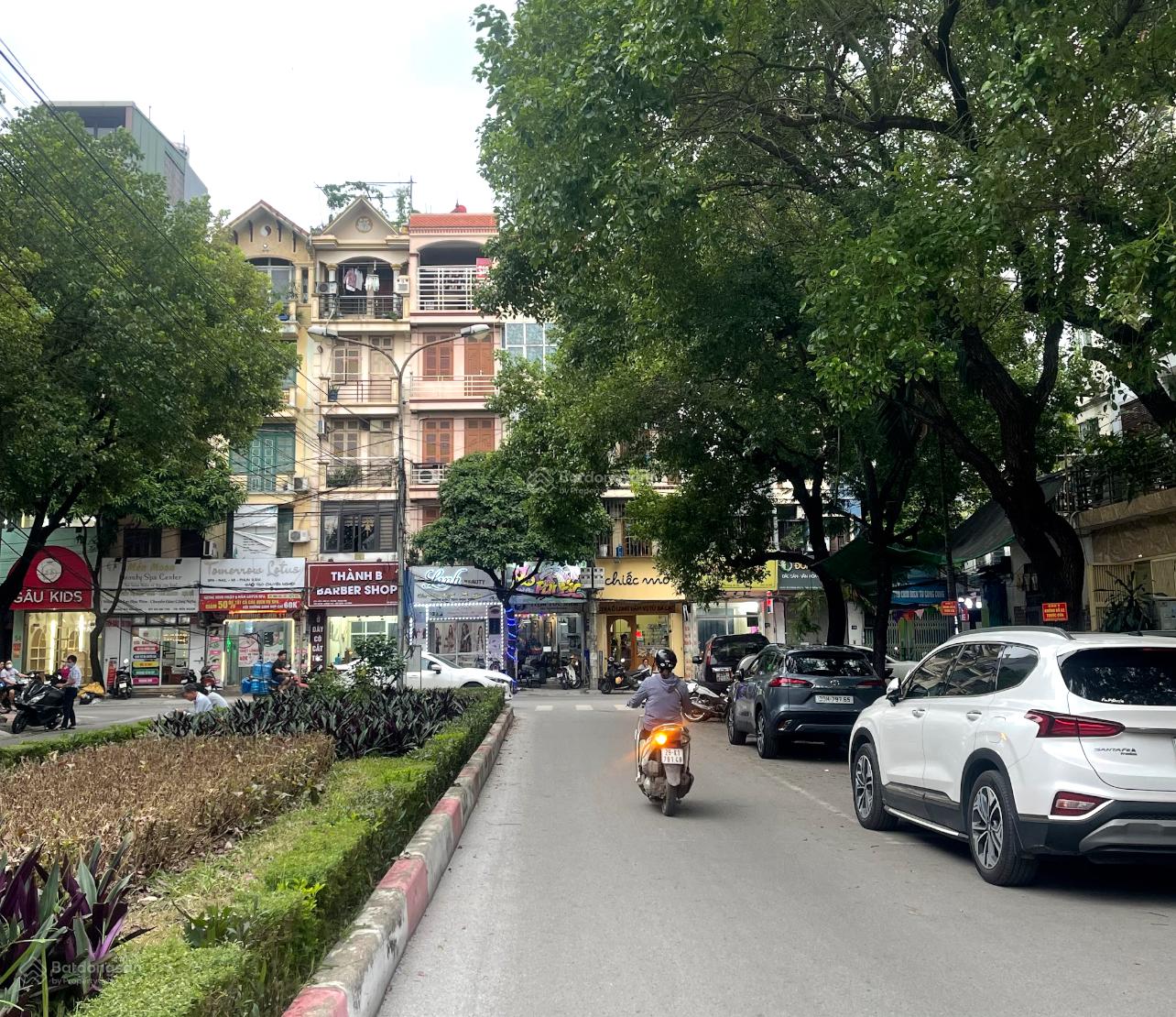 BÁN GẤP NHÀ LÔ GÓC VĂN QUÁN, Ô TÔ ĐỖ CỬA , NHÀ ĐẸP , SÁT PHỐ, 38M2 , 5 TẦNG , KINH DOANH,GIÁ 10TỶ