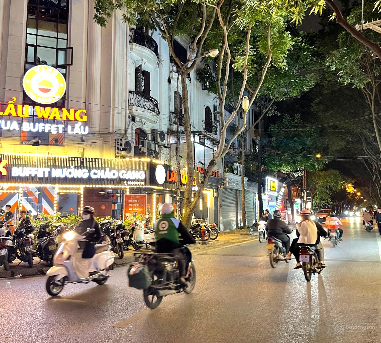 BÁN GẤP NHÀ LÔ GÓC VĂN QUÁN, Ô TÔ ĐỖ CỬA , NHÀ ĐẸP , SÁT PHỐ, 38M2 , 5 TẦNG , KINH DOANH,GIÁ 10TỶ