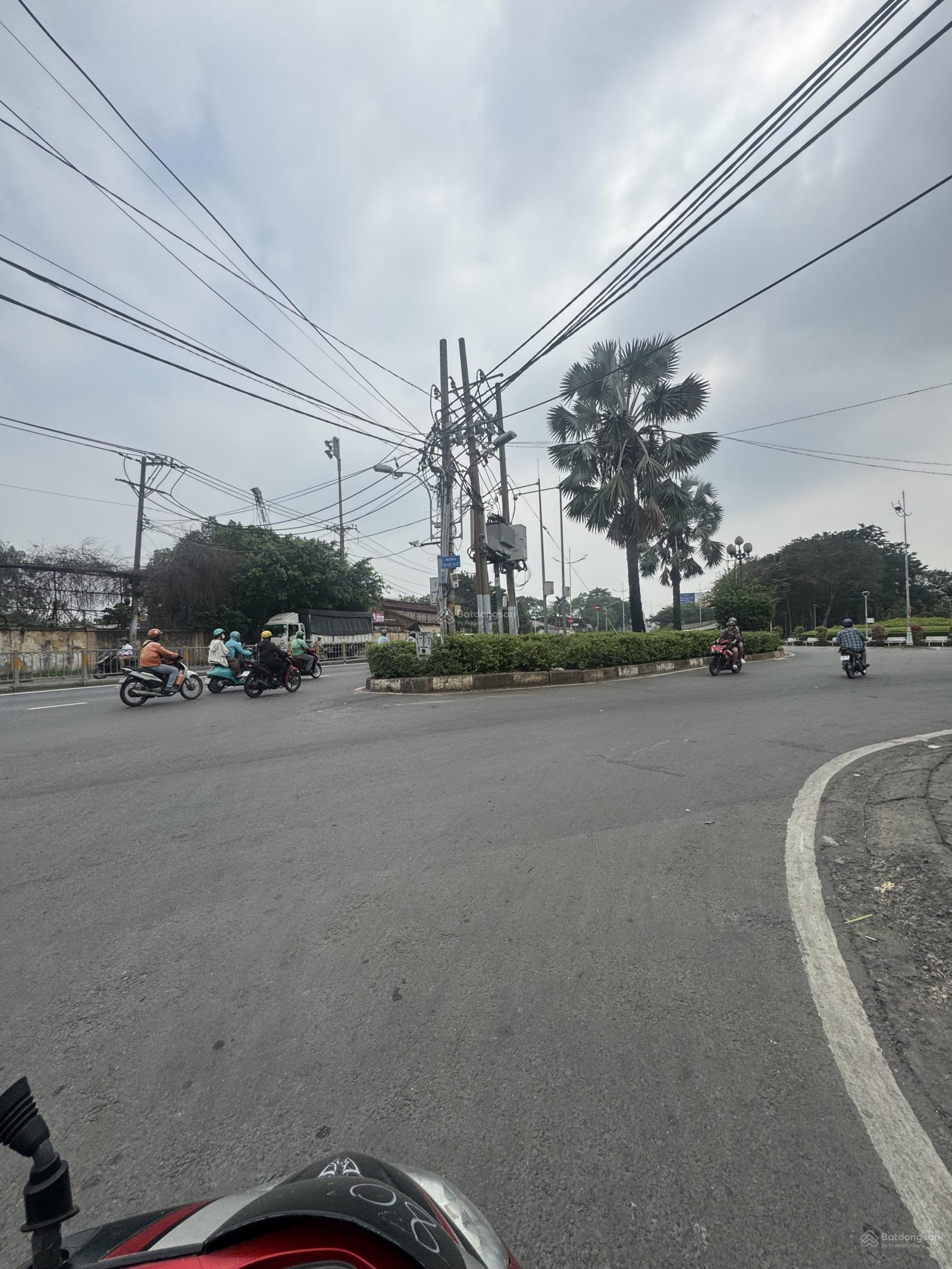 Bán nhà mặt tiền Nguyễn Thần Hiến tặng GPXD hầm + 5 tầng