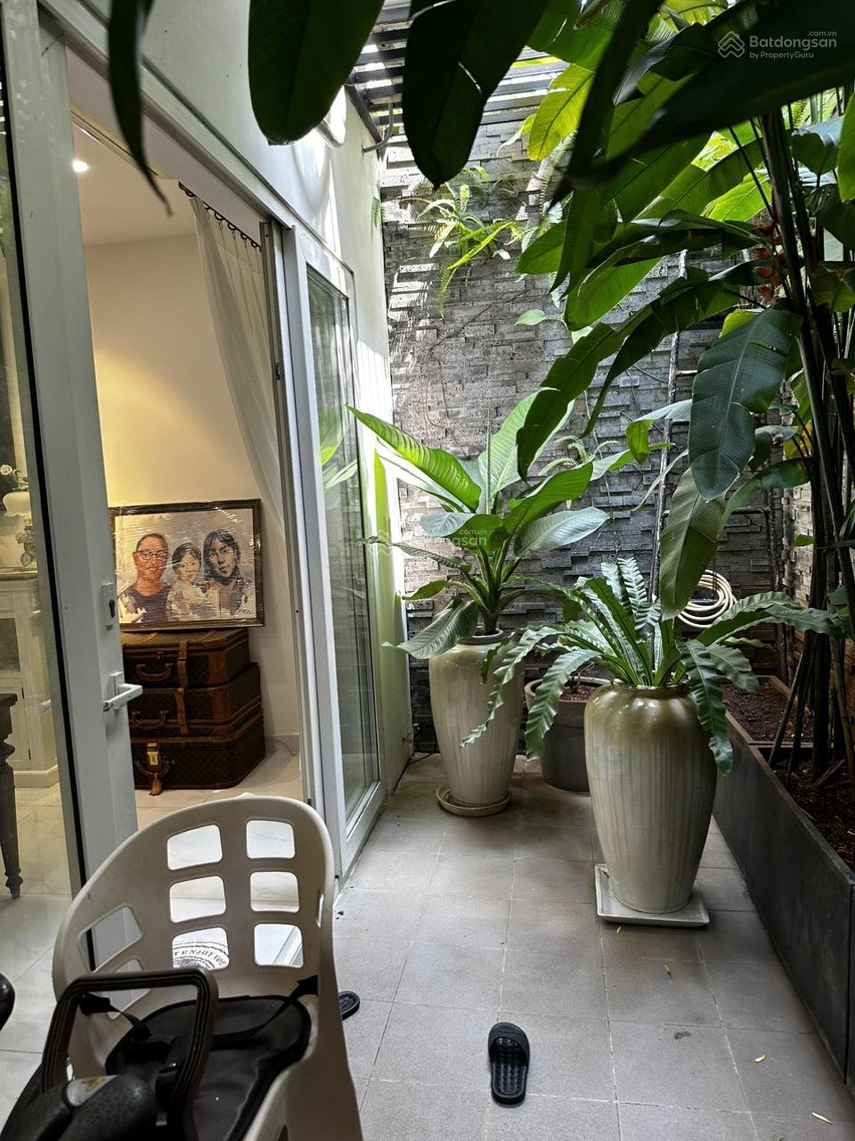 Ngộp bank, Bán Biệt Thự 2 MT ngay 186 Tân Hương, T. Phú - DT 8 x 15, CN 120m2, 3 Tầng - Giá 20 Tỷ