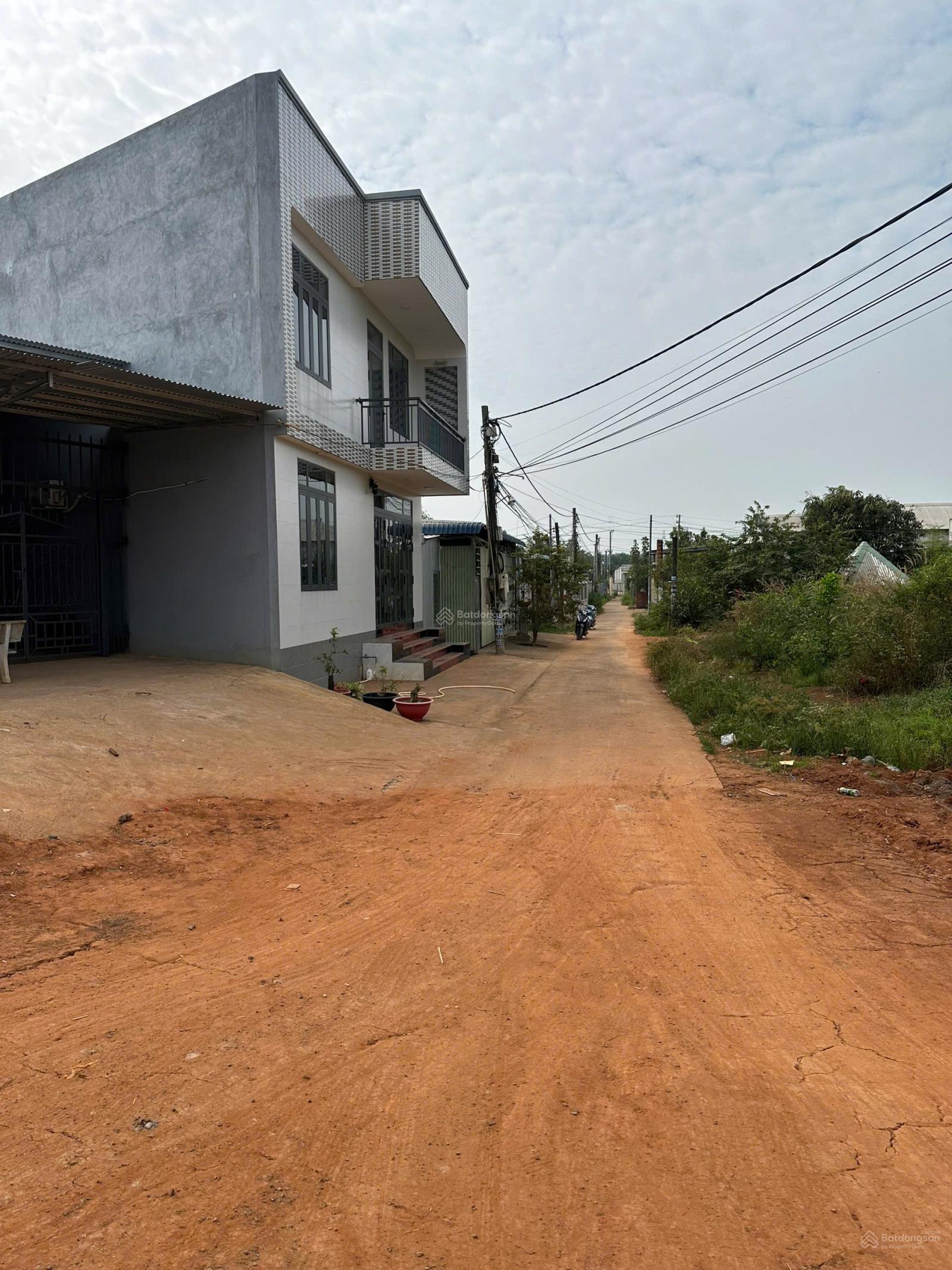 Đất nền sổ hồng riêng mặt tiền đường song hành cao tốc. 108m2 thổ cư 98m2. Cách sân bay 2km