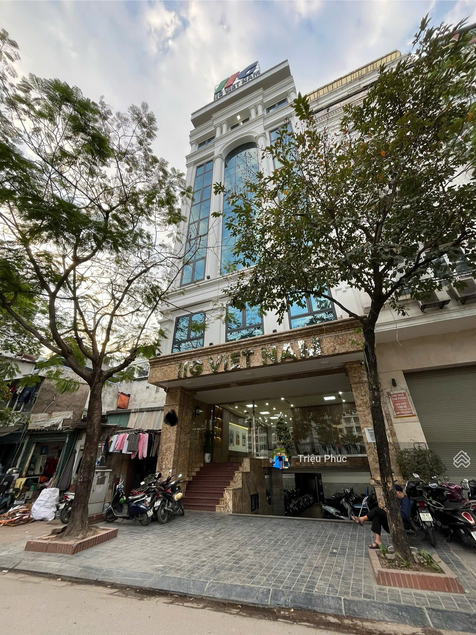 HIẾM - BÁN TÒA NHÀ MẶT PHỐ CAO CẤP - QUẬN CẦU GIẤY - DT 250m² - 9 TẦNG - MT 10m - DÒNG TIỀN 3TỶ/NĂM