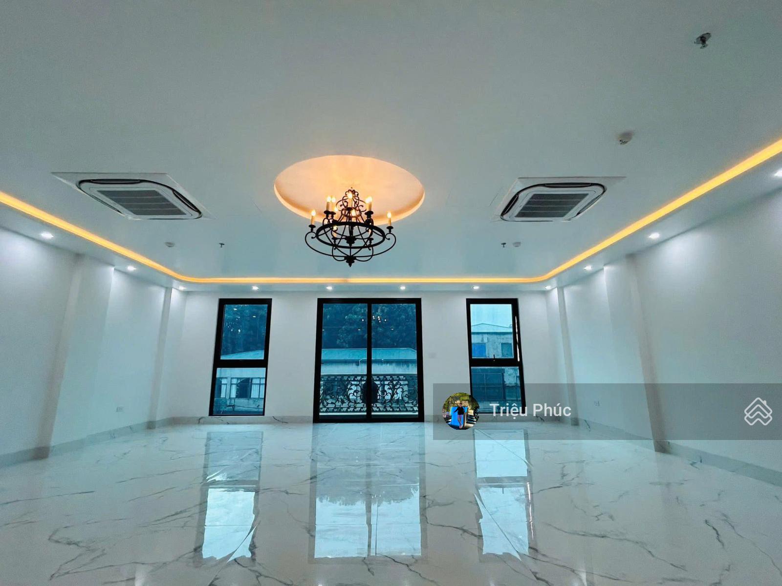 Bán tòa nhà mặt phố trung tâm Cầu Giấy - 255m² - 9 tầng thông sàn - MT 10m - đang cho thuê 3 tỷ/năm