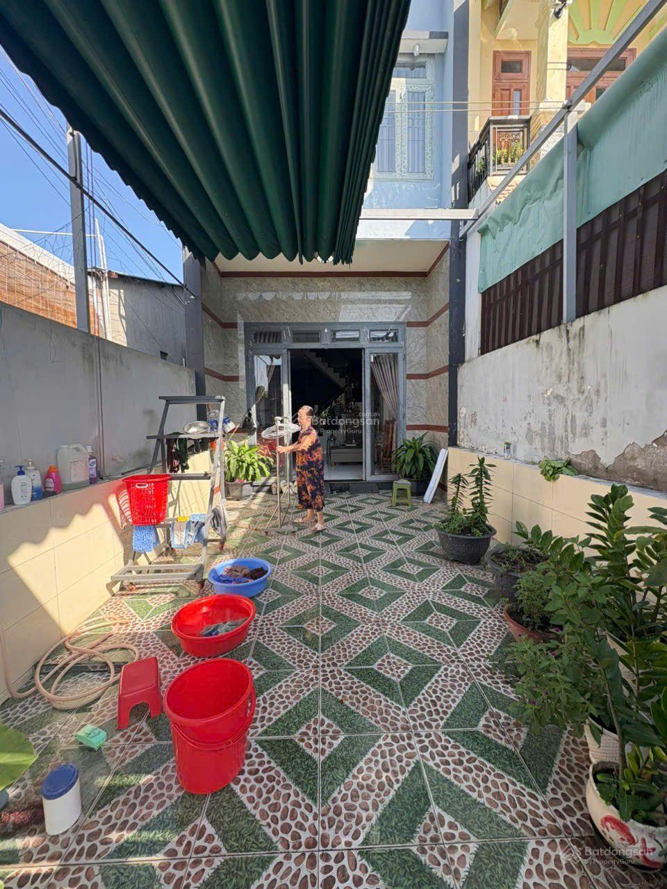 Bán nhà lầu trệt mặt tiền nguyễn công trứ đông hòa dĩ an bd dt 92m2 3p ngủ giá 5ty7tl lh 0906 309 *** Bán nhà lầu trệt mặt tiền nguyễn công trứ đông hòa dĩ an bd dt 92m2 3p ngủ giá 5ty7tl lh 0906 309 ***