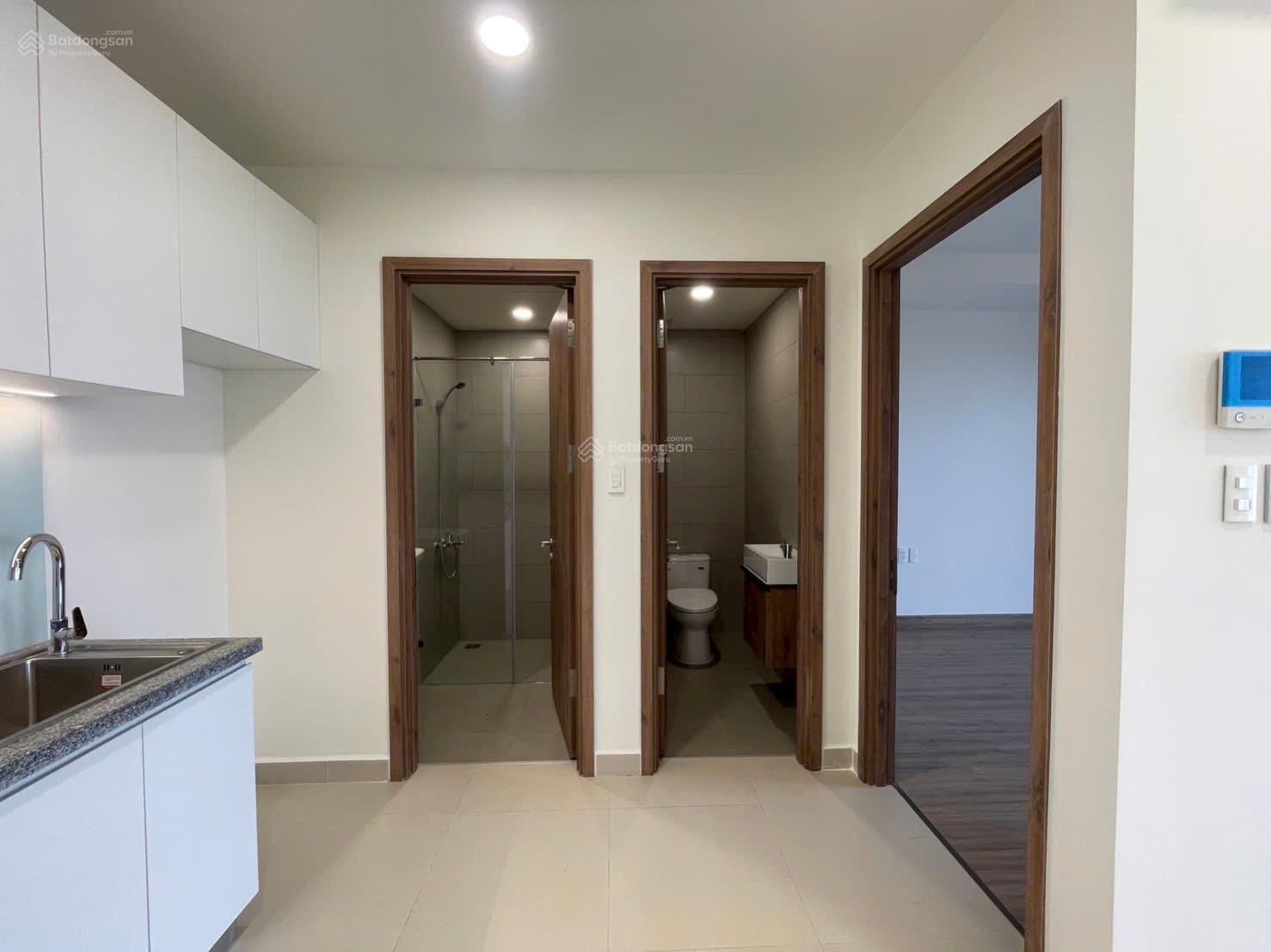 Cần bán The Glory TP Mới - 1PN 49m2 tầng cao - nhà trống, giá bán 2.6 tỷ bao thuế phí Cần bán The Glory TP Mới - 1PN 49m2 tầng cao - nhà trống, giá bán 2.6 tỷ bao thuế phí