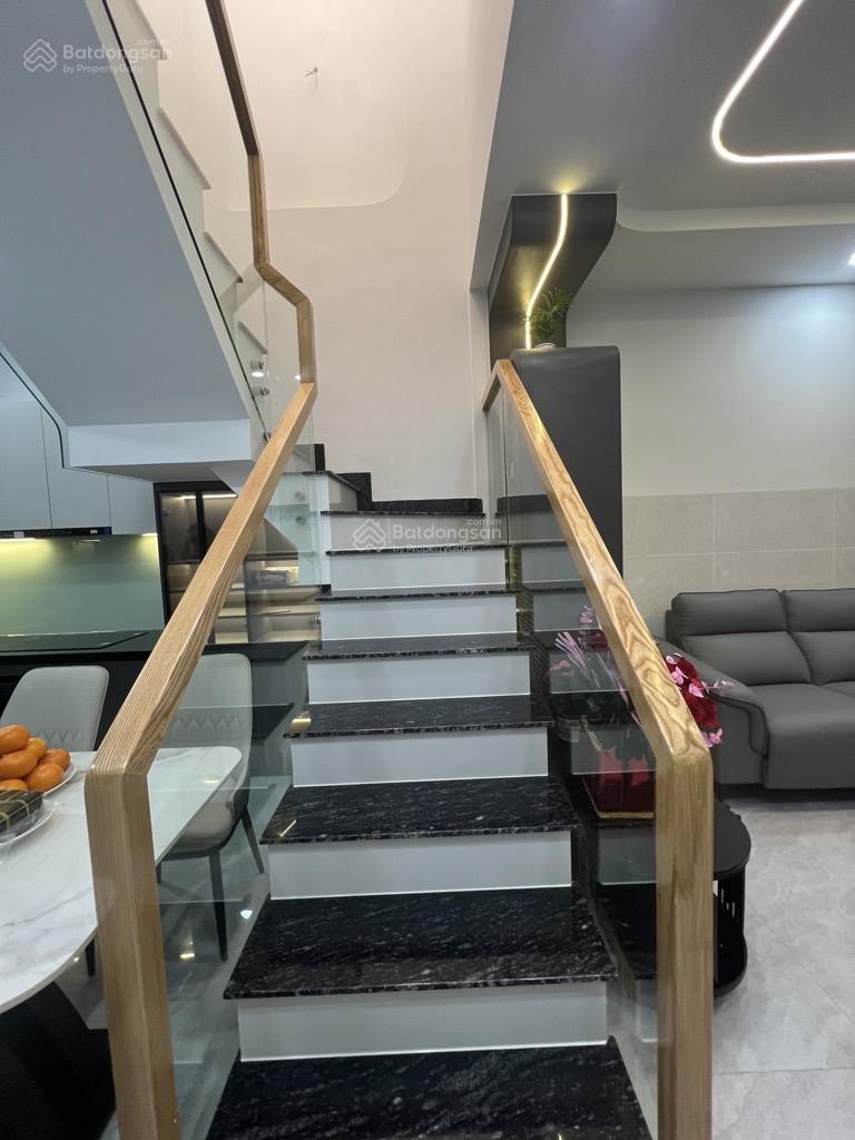 Hiếm nhà phố 2 tầng đẹp lung linh tặng nội thất đường số phương vip tan quy khu vực chợ trường học Hiếm nhà phố 2 tầng đẹp lung linh tặng nội thất đường số phương vip tan quy khu vực chợ trường học