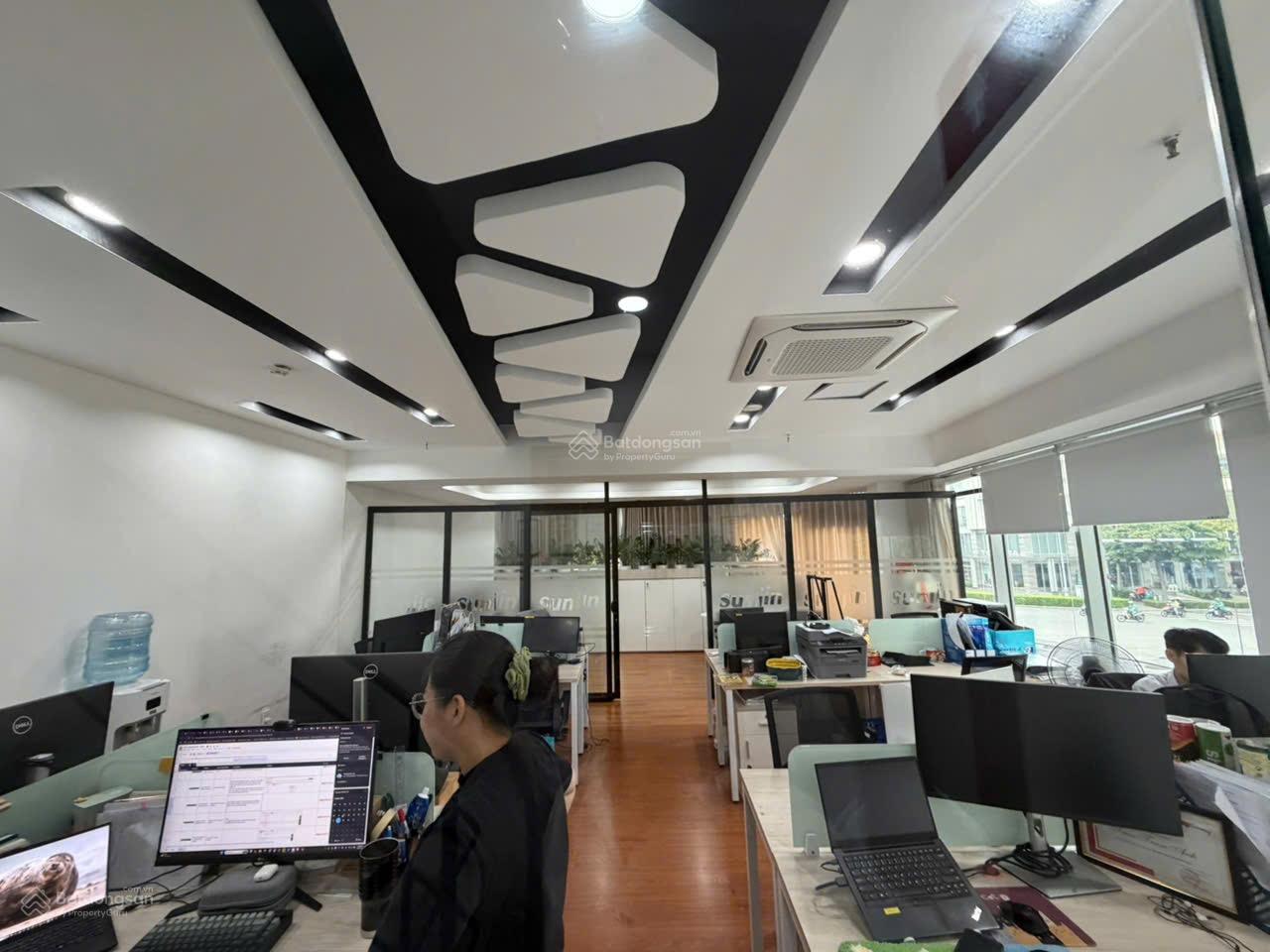 [Cho Thuê] Toà Nhà!!! Cộng Hoà Quận Tân Bình. (1500m2) H 6L TM PCCC v.v..