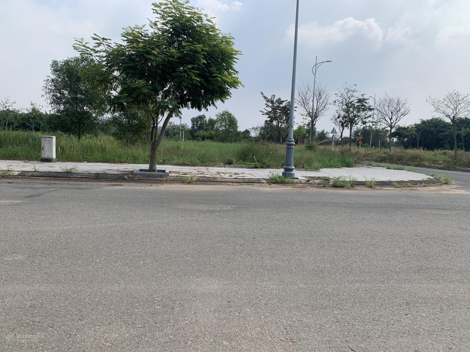 Bán gấp Đất nền dự án Biên Hòa New City, 2,3 tỷ, 92,5m2 Đường trục chính 24m cực đẹp. Bán gấp Đất nền dự án Biên Hòa New City, 2,3 tỷ, 92,5m2 Đường trục chính 24m cực đẹp.