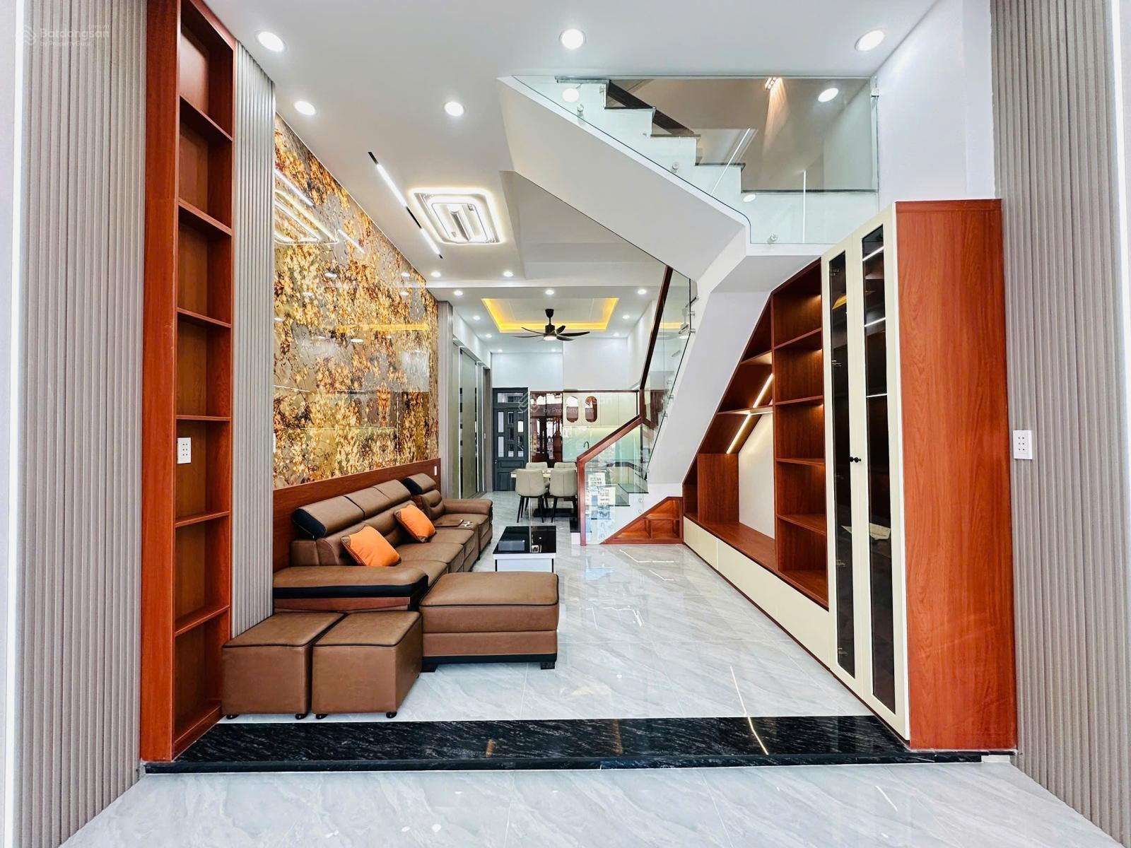 Nhà phố kdc iCon Central gần chợ Thông Dụng, phường Tân Đông Hiệp, TP Dĩ An.