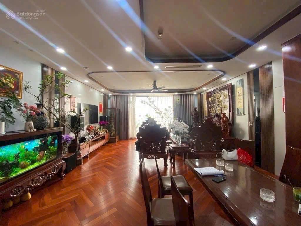 [ Chính chủ] tôi cần bán toà nhà trong khu quần thể Đảo Ngọc, Q Ba Đình, Dt 230 m x 11 T, mt 8 m.