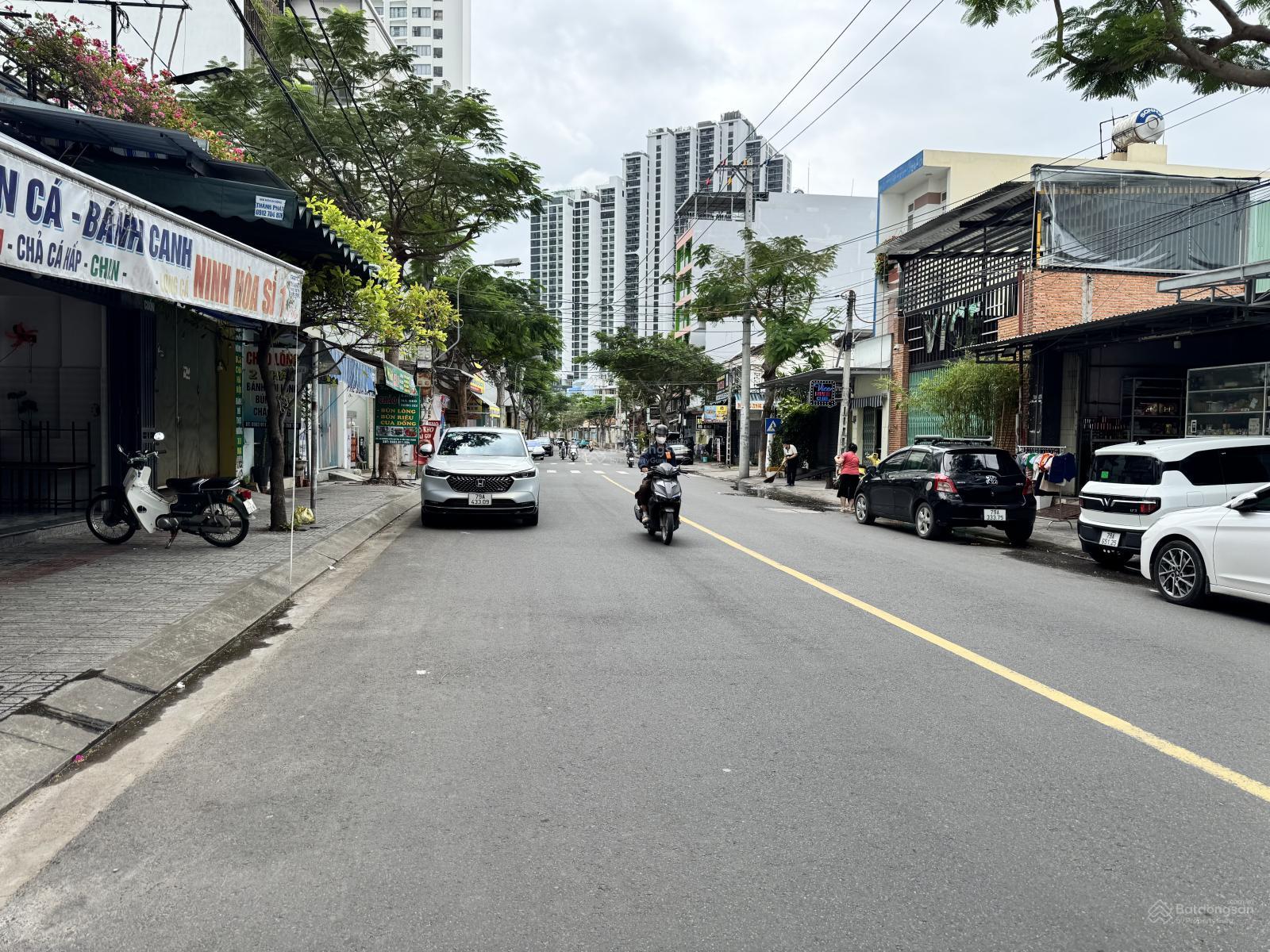 BÁN NHÀ MẶT TIỀN DƯƠNG HIẾN QUYỀN( ĐƯỜNG NHỰA 16M) CÁCH BIỂN 200M- VĨNH HOÀ( CŨ)