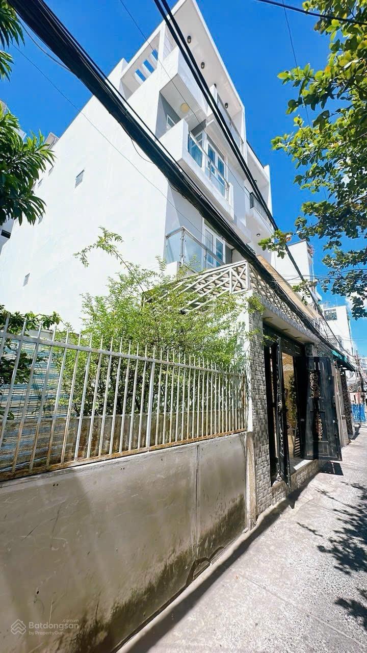 Nhà cực đẹp 5 phòng ở ngay - Ngang 5 dài 18 vuông vức