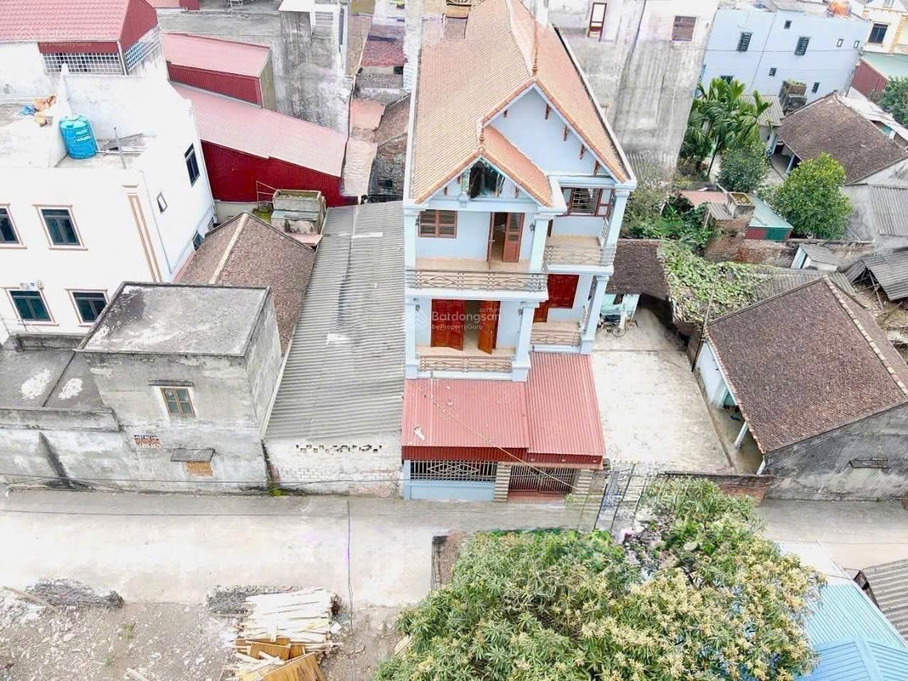 Chính chủ cần bán nhà 3 tầng mái ngói đỏ An Tiến, Mỹ Đức, vị trí đẹp, dân cư đông đúc