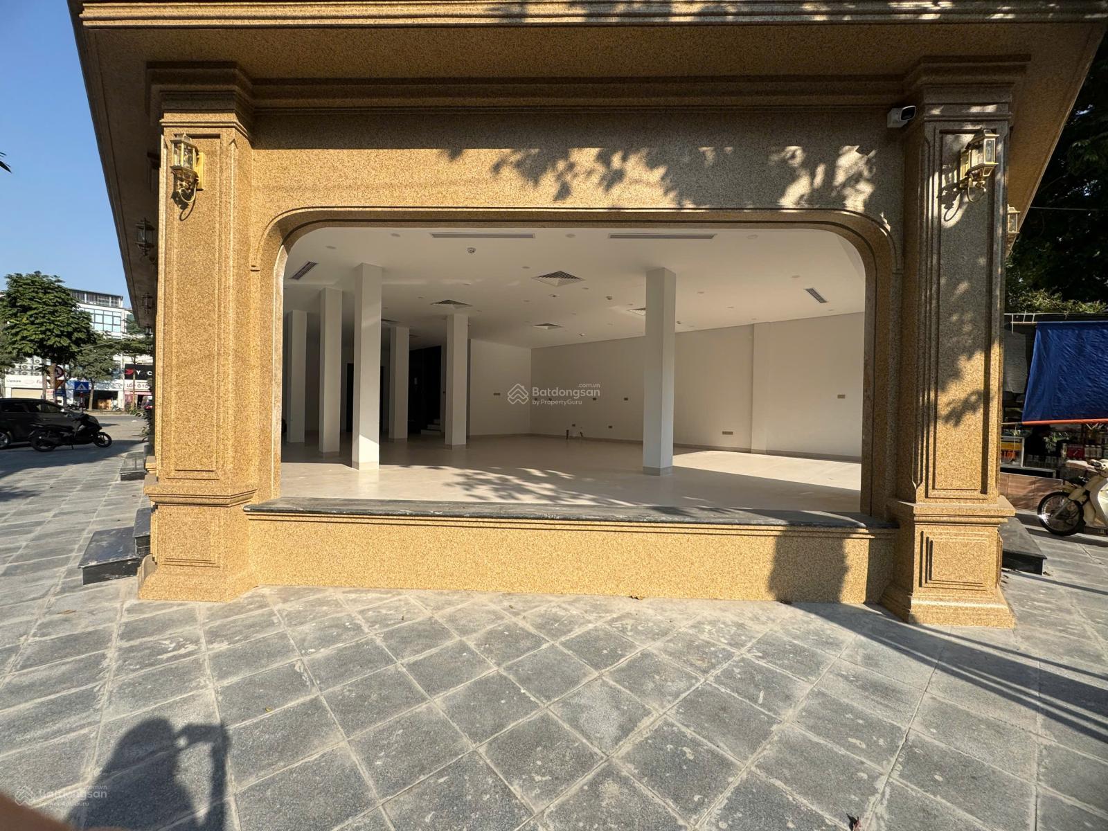 Cho thuê liền kề ô góc DT 175m2 x2T 3 mặt tiền đường to view vườn hoa tiện KD, cafe khu ĐT Văn Phú